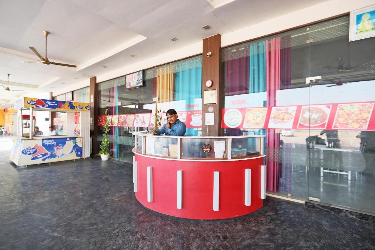 Oyo 63528 60 Milestone Hotel Tibri Ngoại thất bức ảnh